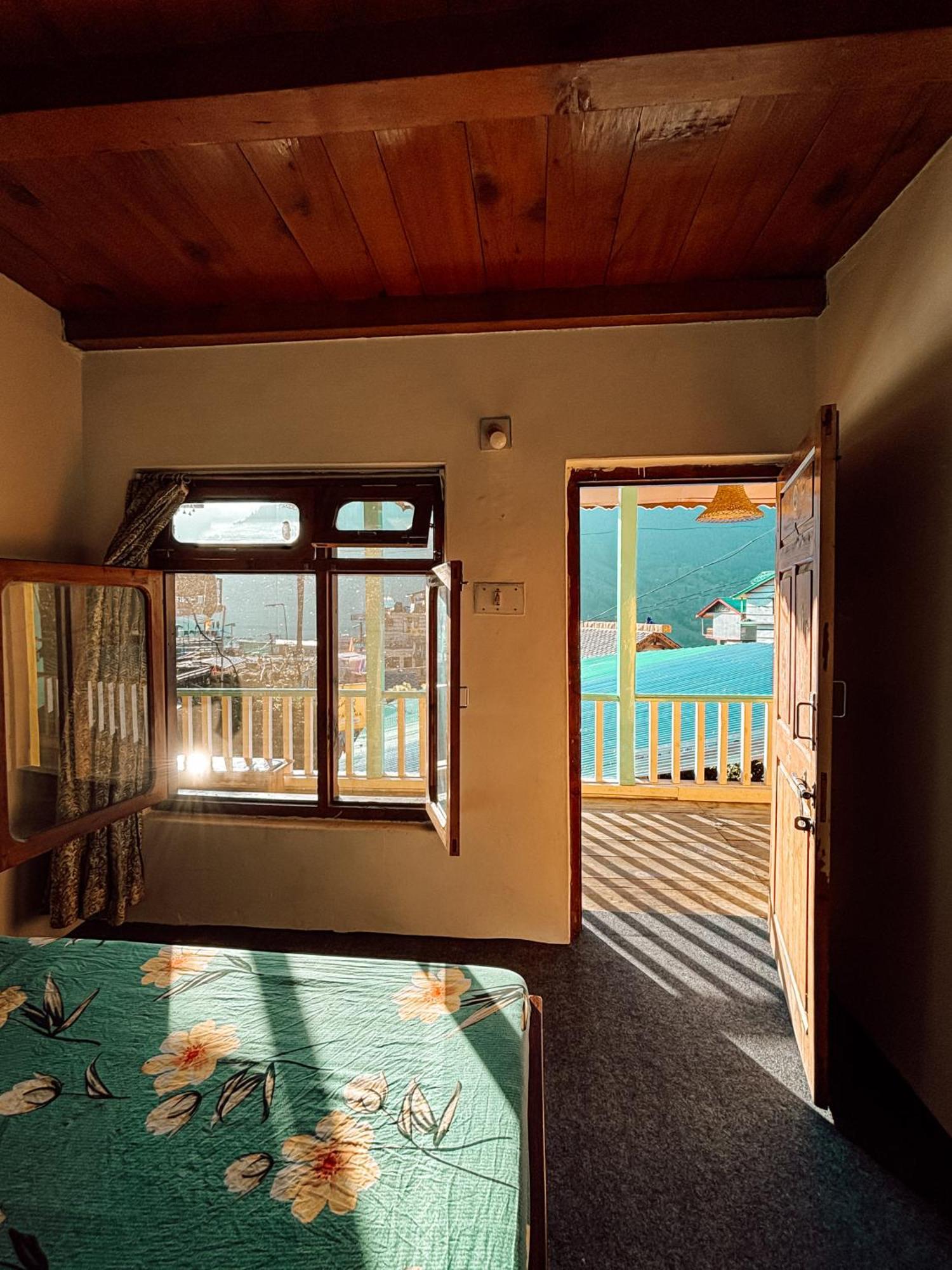 Yaarana Stay & Cafe, Vashisht, Manali Экстерьер фото